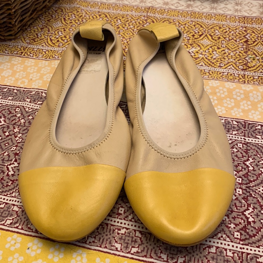 Mally made in Italy, sz 40/ 9 1/2 US leather stretch ballet shoes